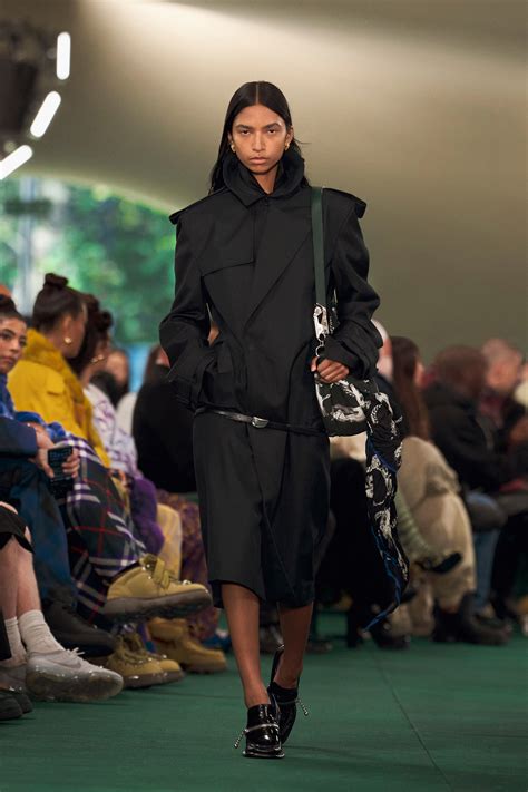 burberry runway|Burberry latest collection.